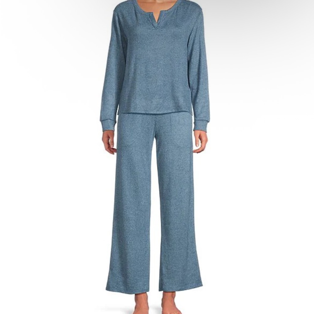WINKLE & CO. Set 
Solid Ribbed Knit Split  Long Sleeve pajamas new with tag